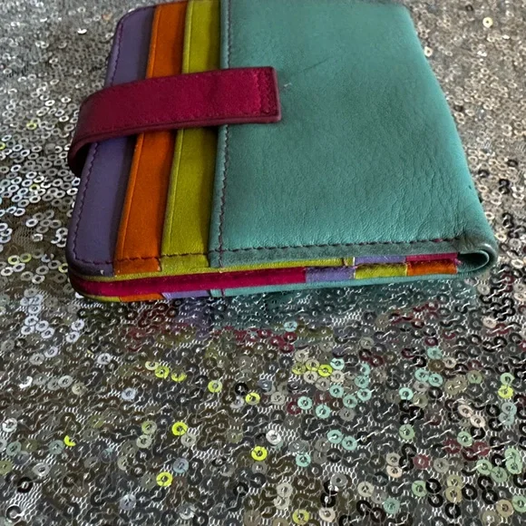 Colorful Bi-Fold Genuine Leather Cards Wallet For Women - Picture 6 of 16